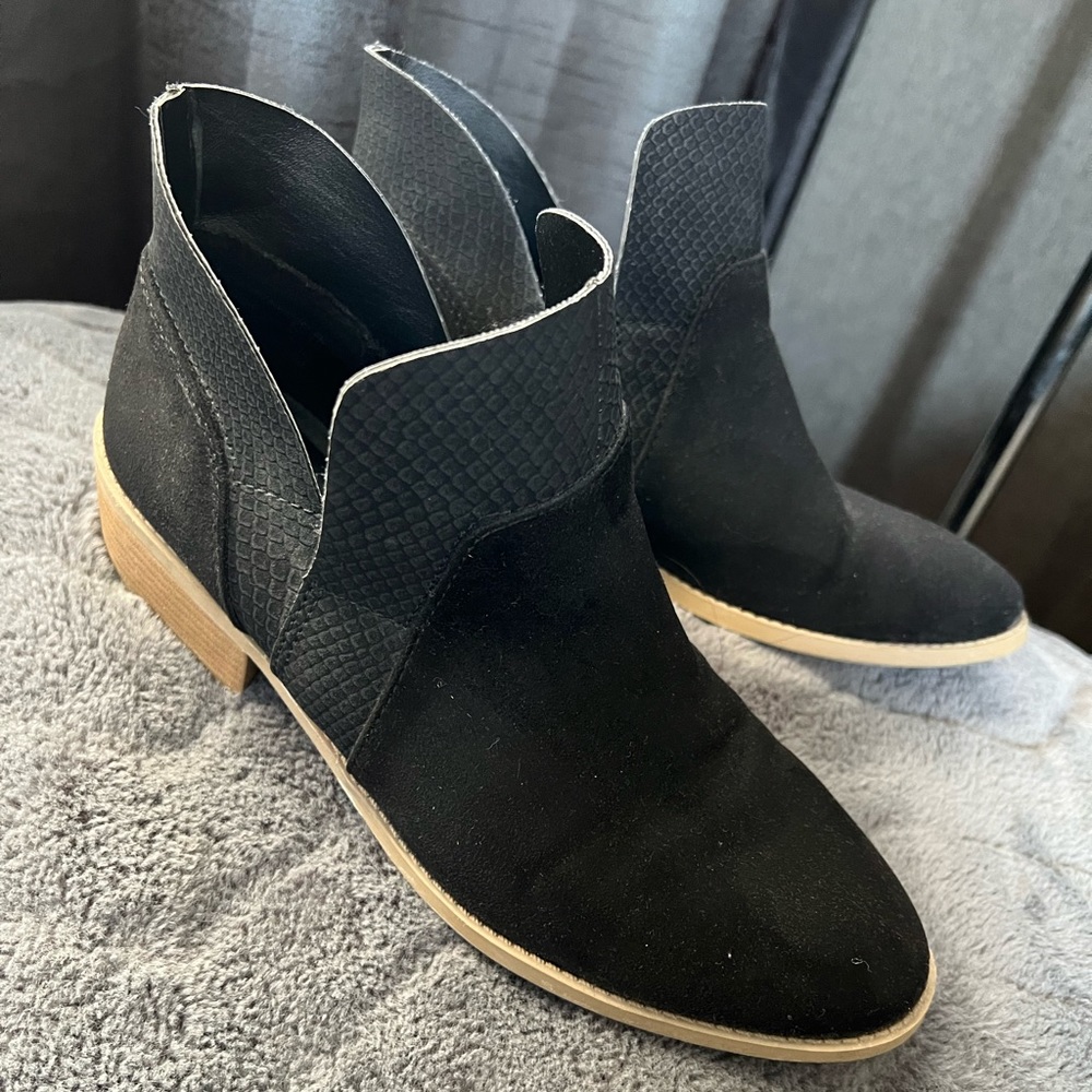 American Eagle Short Heel Ankle Boot 9.5